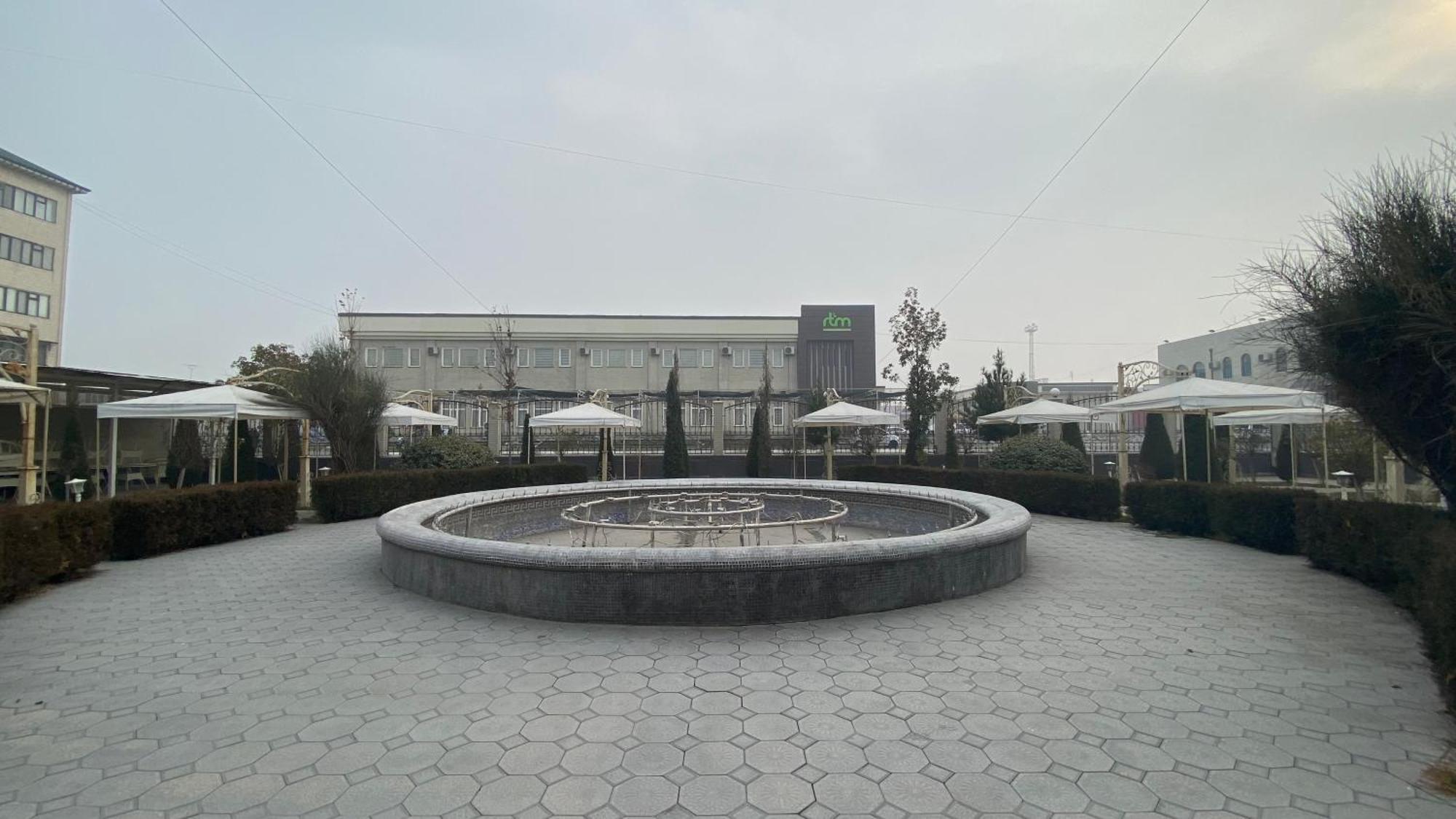 Diyor Hotel Marghilon Exterior photo